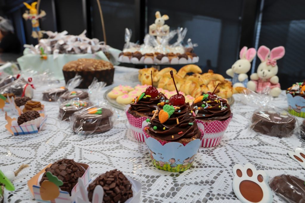 Cozinhalimento amplia acesso à capacitação e libera apostila do curso de Páscoa com foco em empreendedorismo